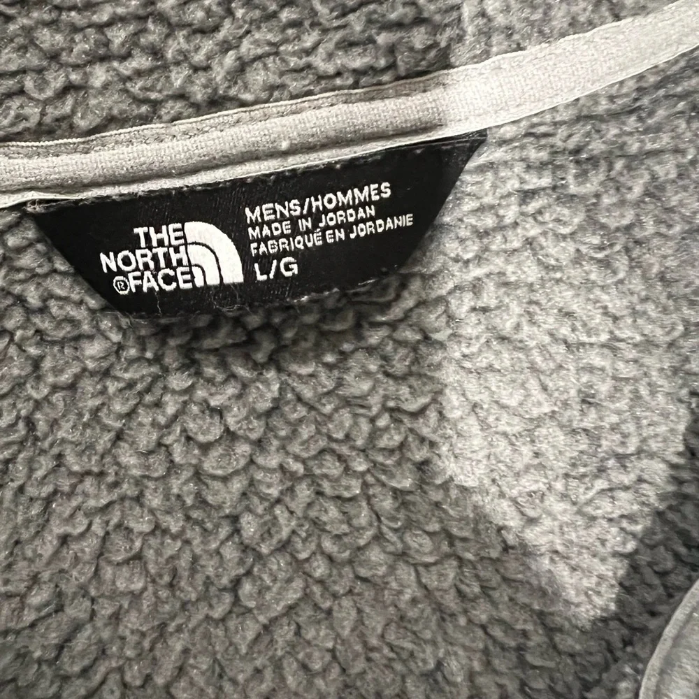 The North Face Men's Gordon Lyons Vest. Vest  3 pockets  grey Men's L
